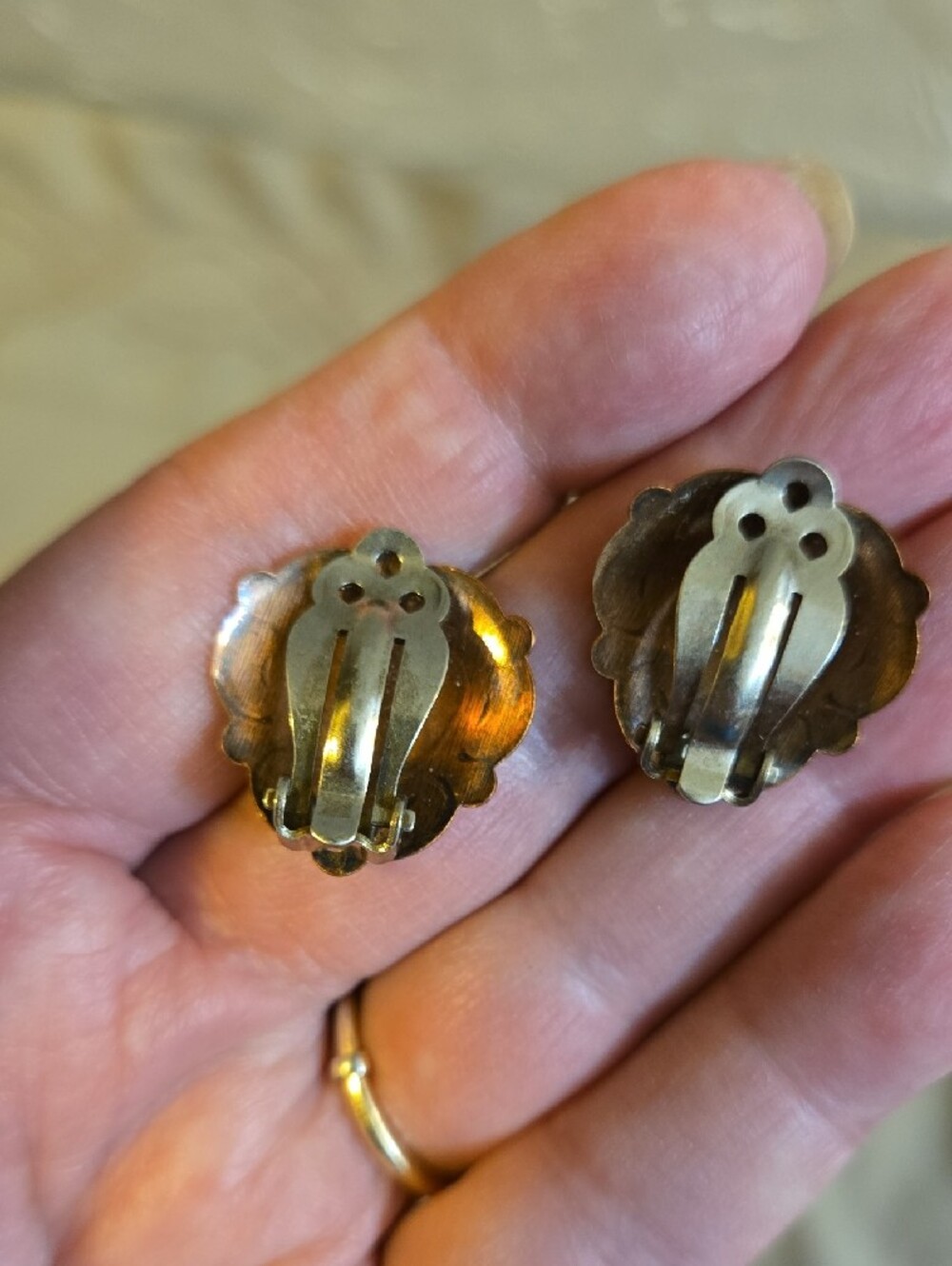 Vintage Heart-Shaped Copper-Tone  Clip Earrings - Picture 4 of 5